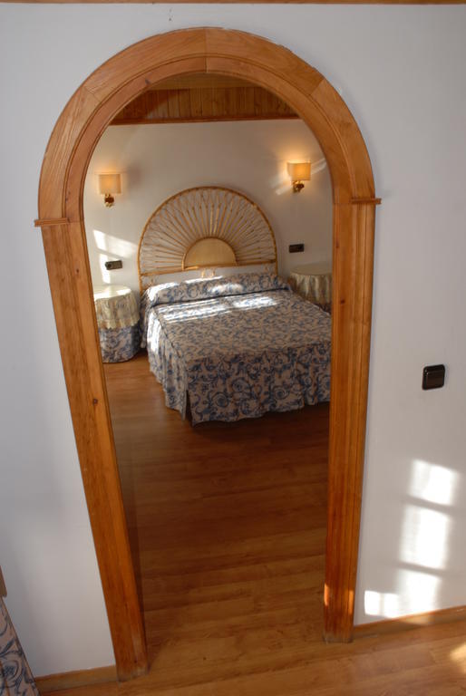 Hotel Europa เลส ภายนอก รูปภาพ
